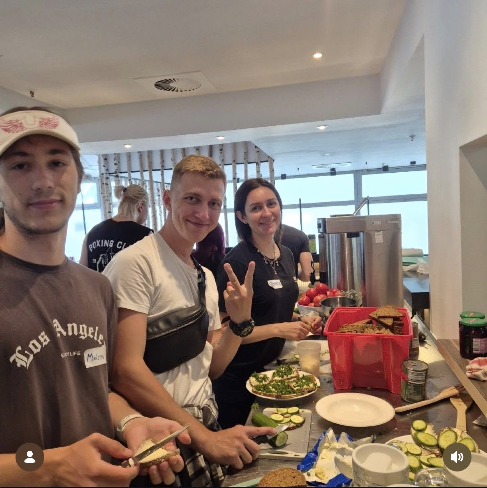Gemeinsames Borschtsch-Kochen in der Gemeinschaftsunterkunft